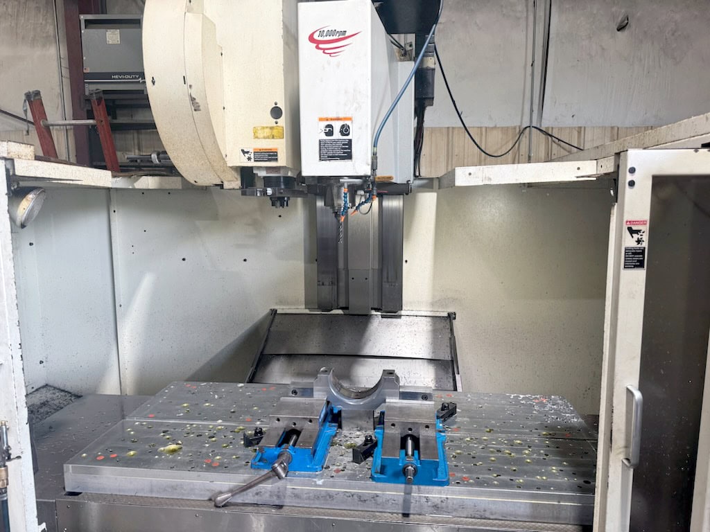 Fadal VMC 6030 VHT Machining Center, 2006 - 4-Axis Rotary & Tailstock, Coolant Thru Spindle, Conveyor - Image 3