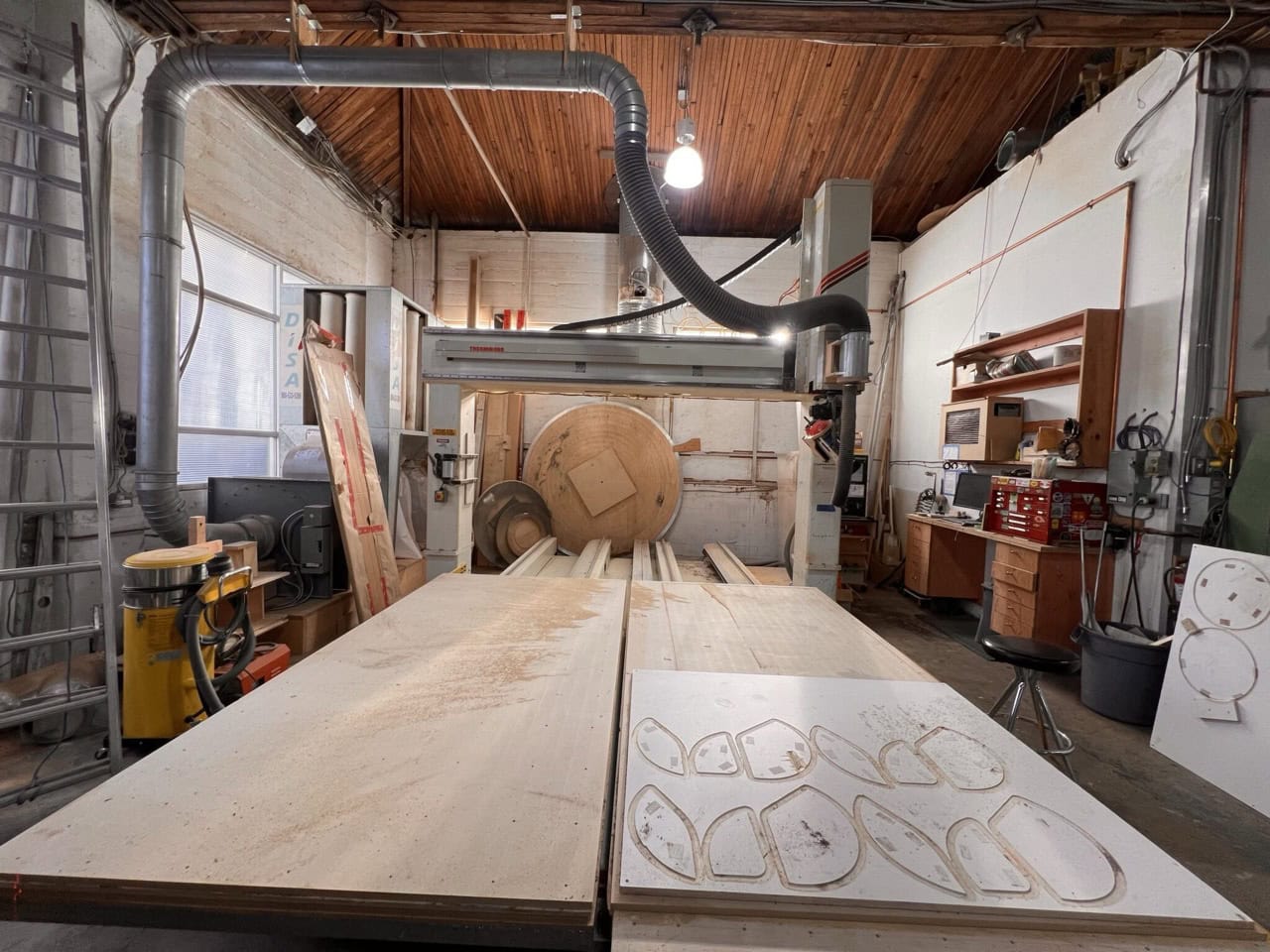 Thermwood C67D 356Z 5-Axis CNC Router, 2007 - 5' x10' Aluminum Twin Table, Under Power, High Z-Axis Capability