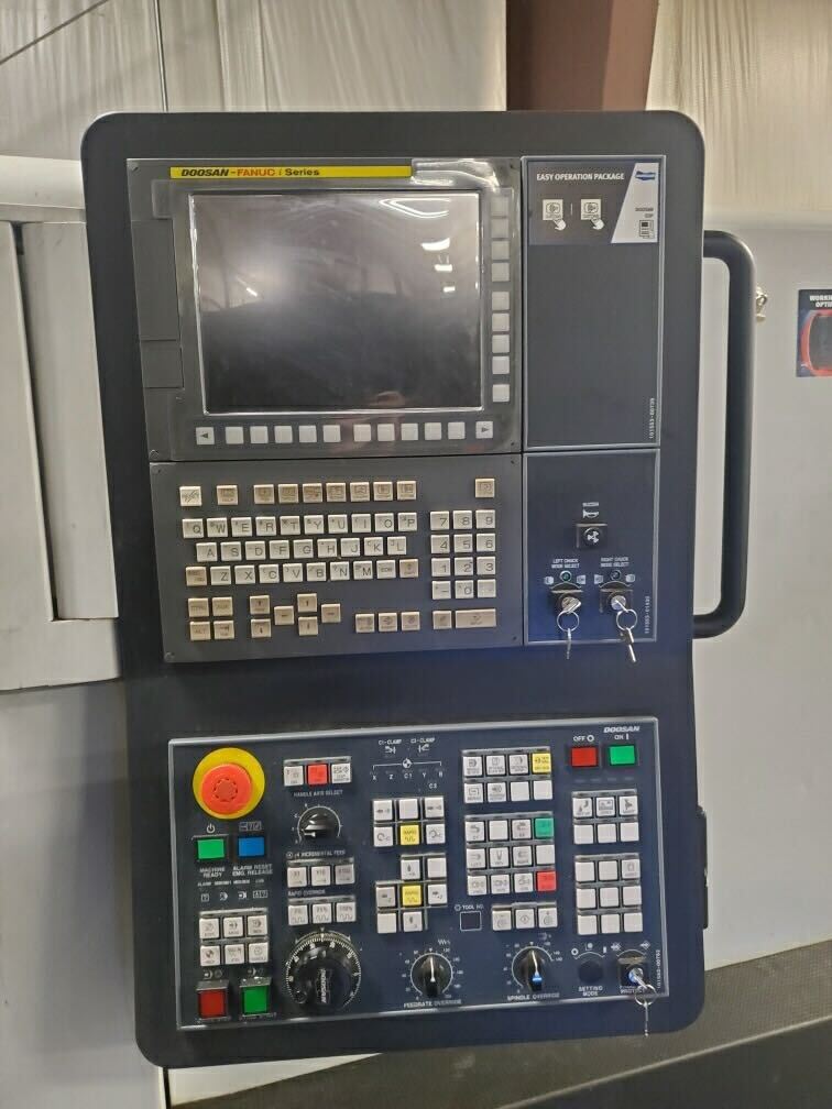 Doosan Lynx 2100LMSB CNC Lathe, 2018 - Bar Feeder, Chip Conveyor, C-Axis - Image 4