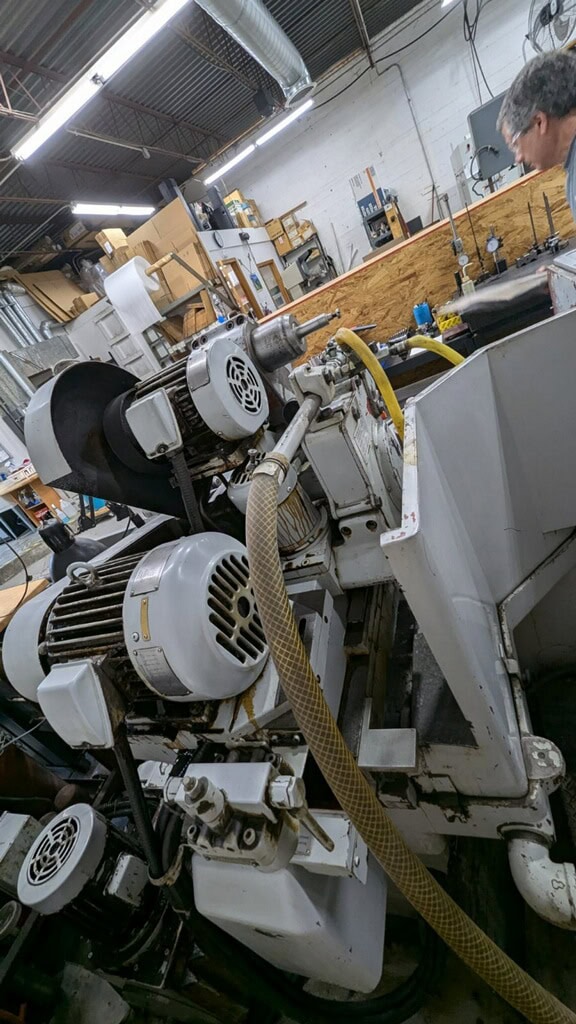 Toyoda GUP 32x100 Universal Grinder, 1981 - Spare Wheels, ID Attachment, Steady Rest Included - Image 9