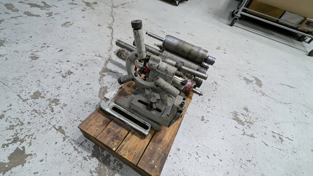 Toyoda GUP 32x100 Universal Grinder, 1981 - Spare Wheels, ID Attachment, Steady Rest Included - Image 16