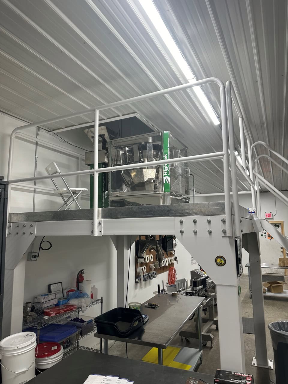 Hightek HTMW-T2-0.1F-NW (SS-4.0G) Premium 14 Head Multi-Head Scale with Diverting Collection Bucket Assembly and Platform, 2022 - Image 2