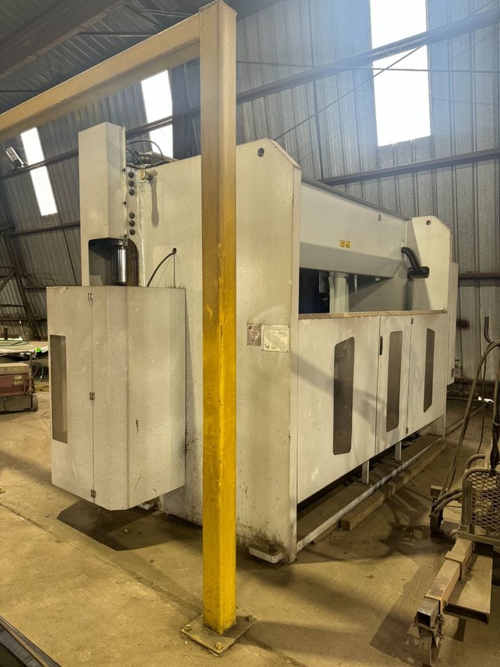Primeline S350B12, 350 Ton x 12', Hydraulic Press Brake, 2016 - Floor Flush No Pit - Image 2