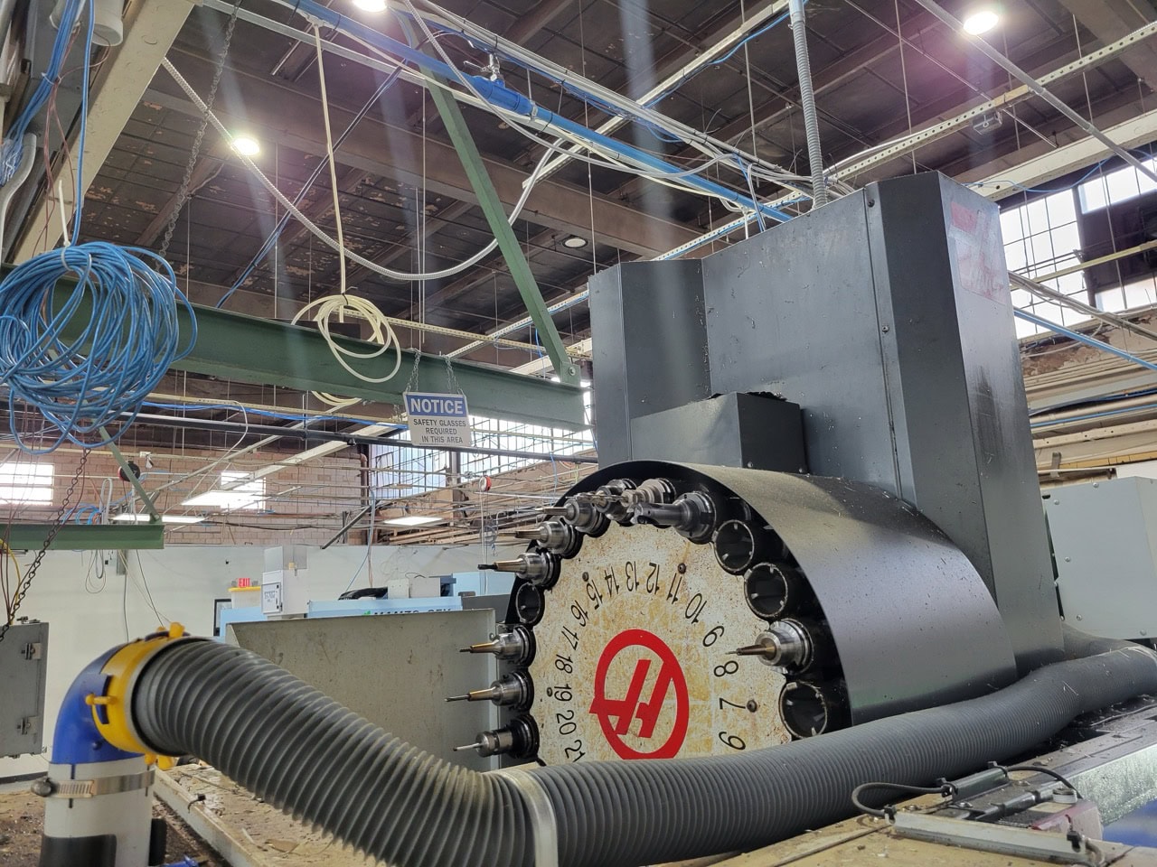 Haas VF-4SS CNC VMC 2016 - WIPS, TSC, Chip Conveyor - Image 3
