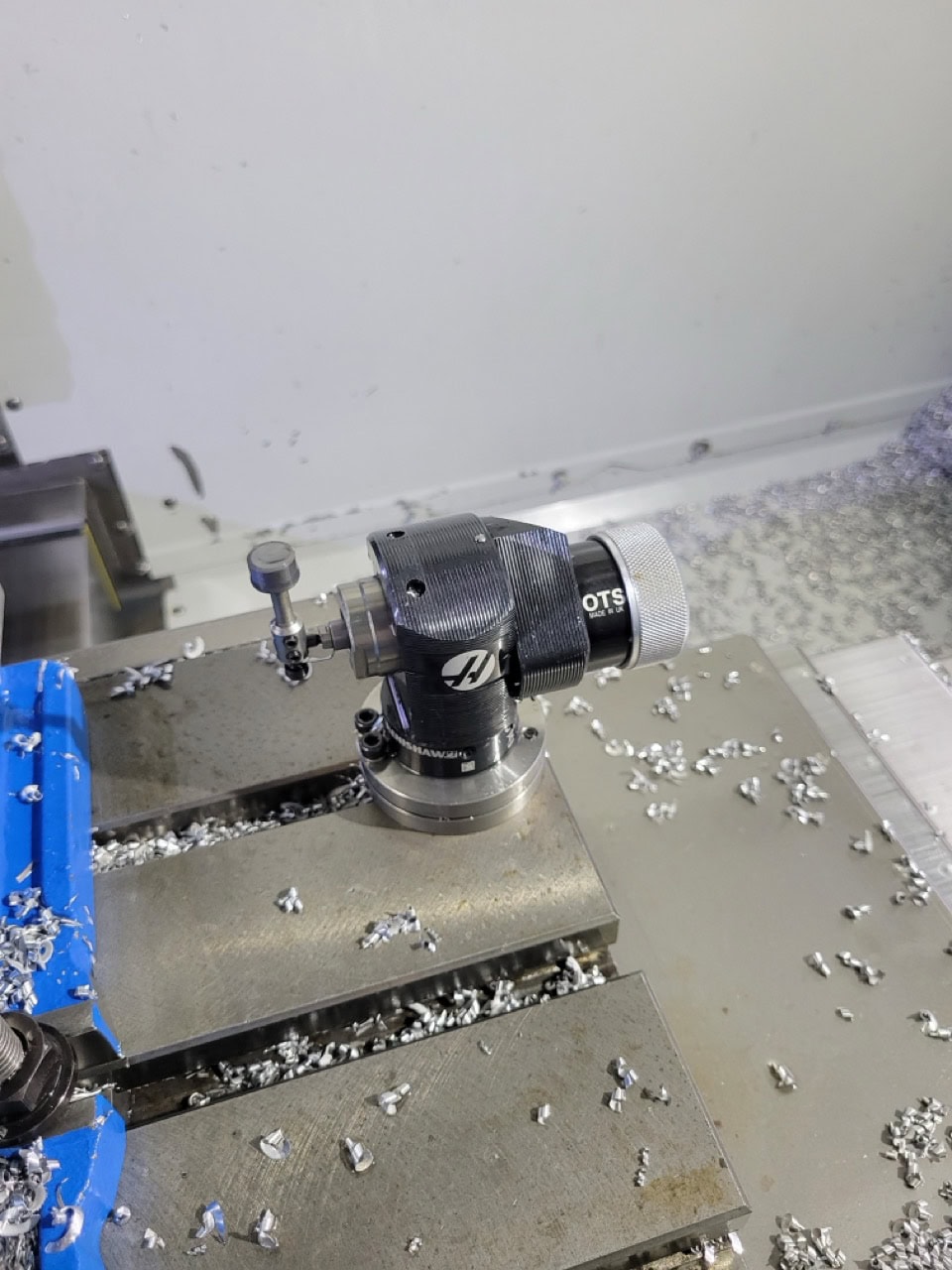 Haas VF-4SS CNC VMC 2016 - WIPS, TSC, Chip Conveyor - Image 12