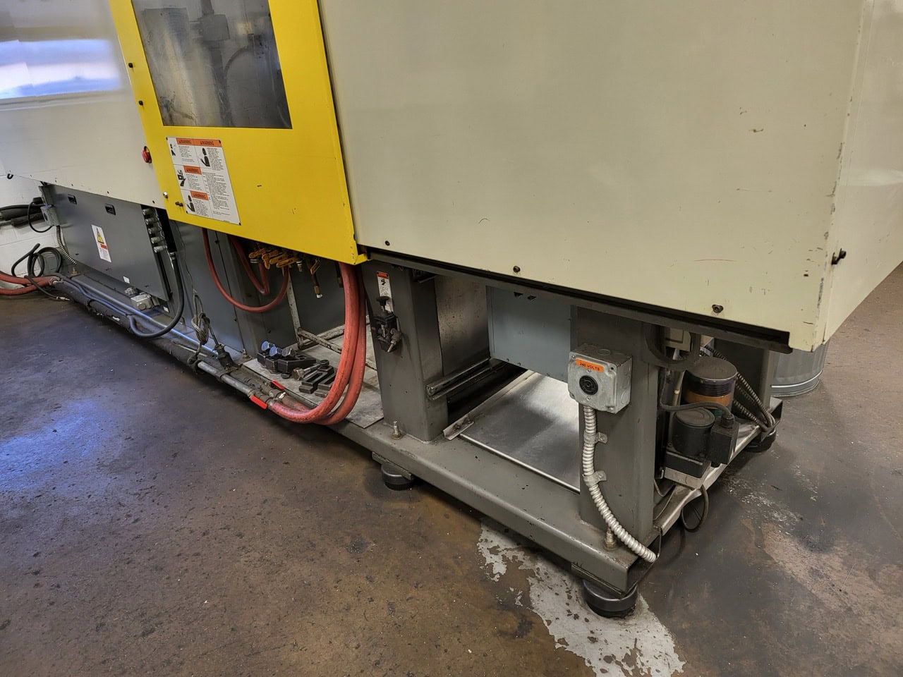 110 Ton, 4.8 Oz Shot Cincinnati Milacron Roboshot 110i Injection Molding Machine, 2000 - Image 4