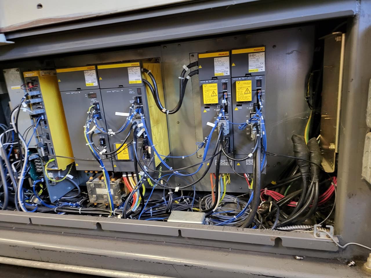 110 Ton, 4.8 Oz Shot Cincinnati Milacron Roboshot 110i Injection Molding Machine, 2000 - Image 14