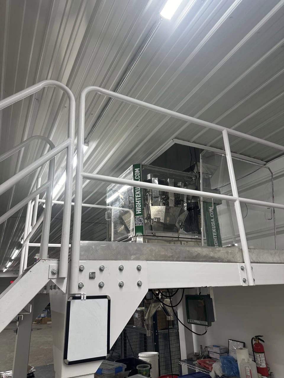 Hightek HTMW-T2-0.1F-NW (SS-4.0G) Premium 14 Head Multi-Head Scale with Diverting Collection Bucket Assembly and Platform, 2022 - Image 3