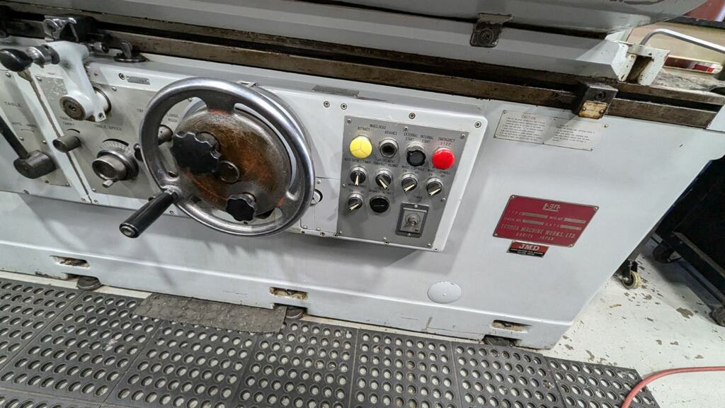 Toyoda GUP 32x100 Universal Grinder, 1981 - Spare Wheels, ID Attachment, Steady Rest Included - Image 4
