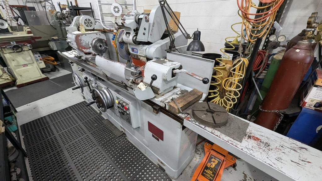 Toyoda GUP 32x100 Universal Grinder, 1981 - Spare Wheels, ID Attachment, Steady Rest Included - Image 5