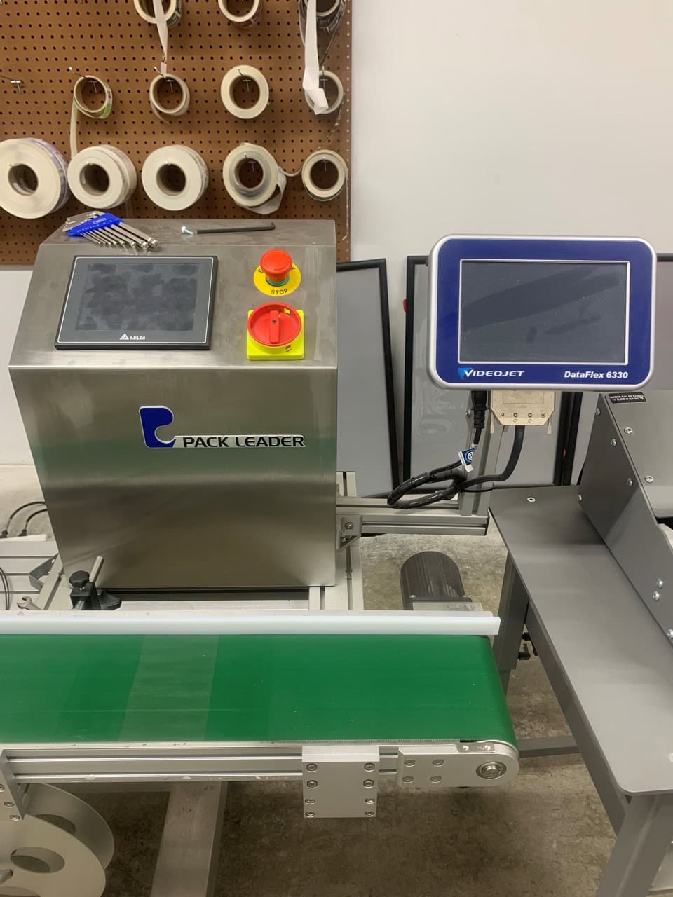 Pack Leader PL-501 Wrap Around Label Applicator and Pack Leader PL-221 Top and Bottom Label Applicator with (2) Videojet 6330 Thermal Printers and Straight Shooter Feeder R-12, 2022 - Image 5