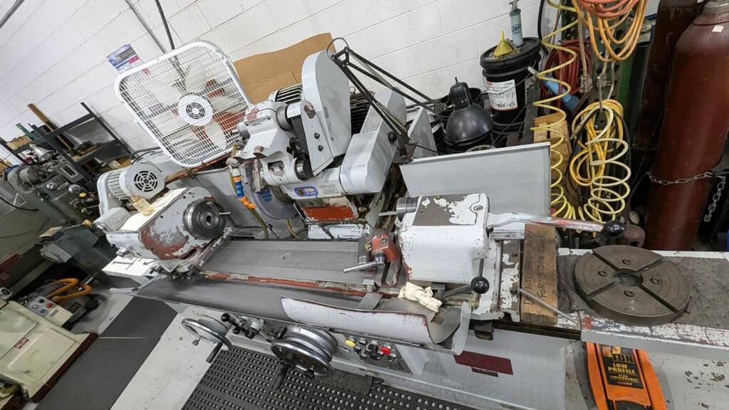 Toyoda GUP 32x100 Universal Grinder, 1981 - Spare Wheels, ID Attachment, Steady Rest Included - Image 6