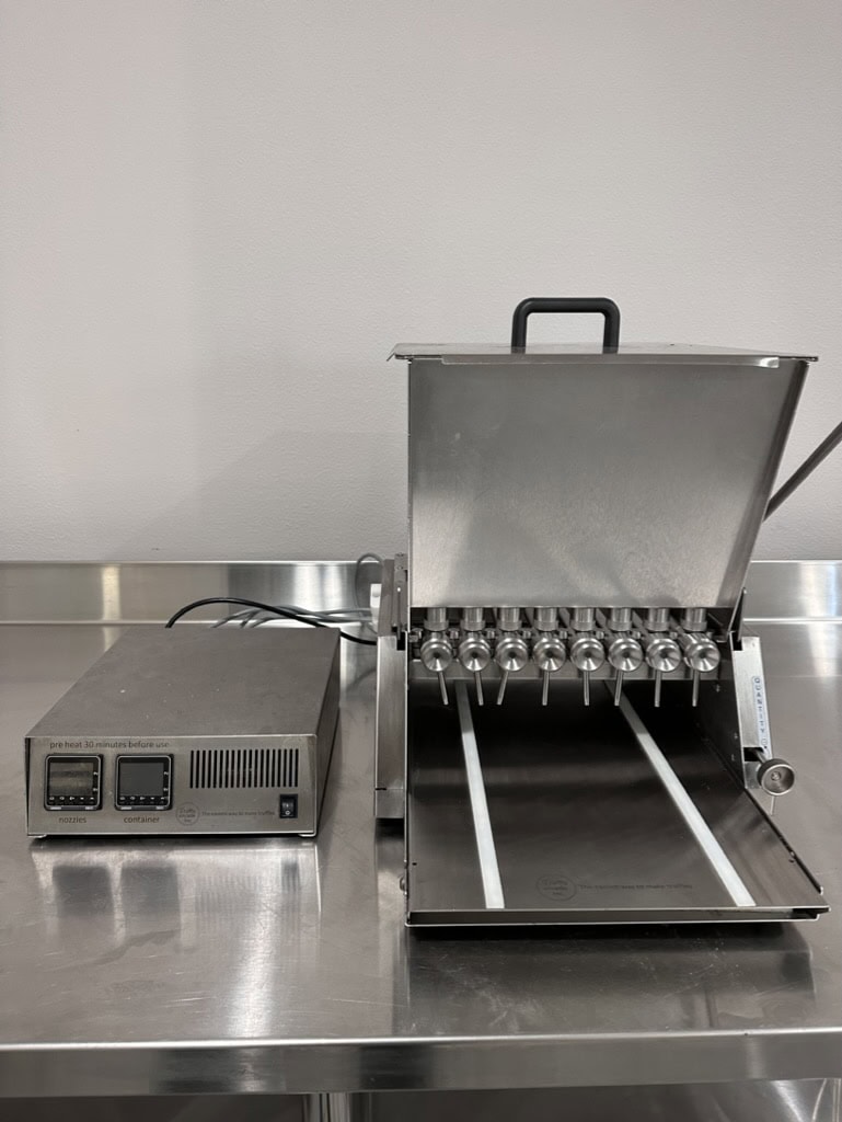 Truffly MadeXL 12L Depositor 8 Pistons, 2022 - Image 2