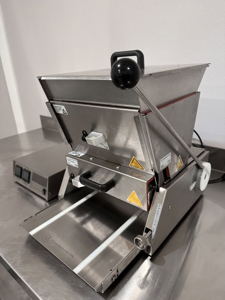 Truffly MadeXL 12L Depositor 8 Pistons, 2022 - Image 3