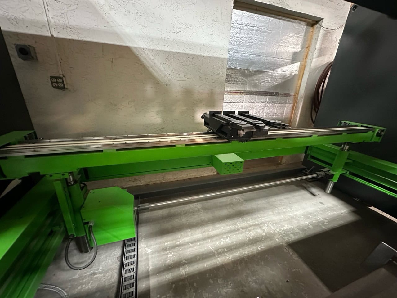 242 Ton x 12' Ermaksan Evo III Hybrid CNC Press Brake, 2023 - 5-axis backguage, 40k in Tooling Included, available in 3 months - Image 4