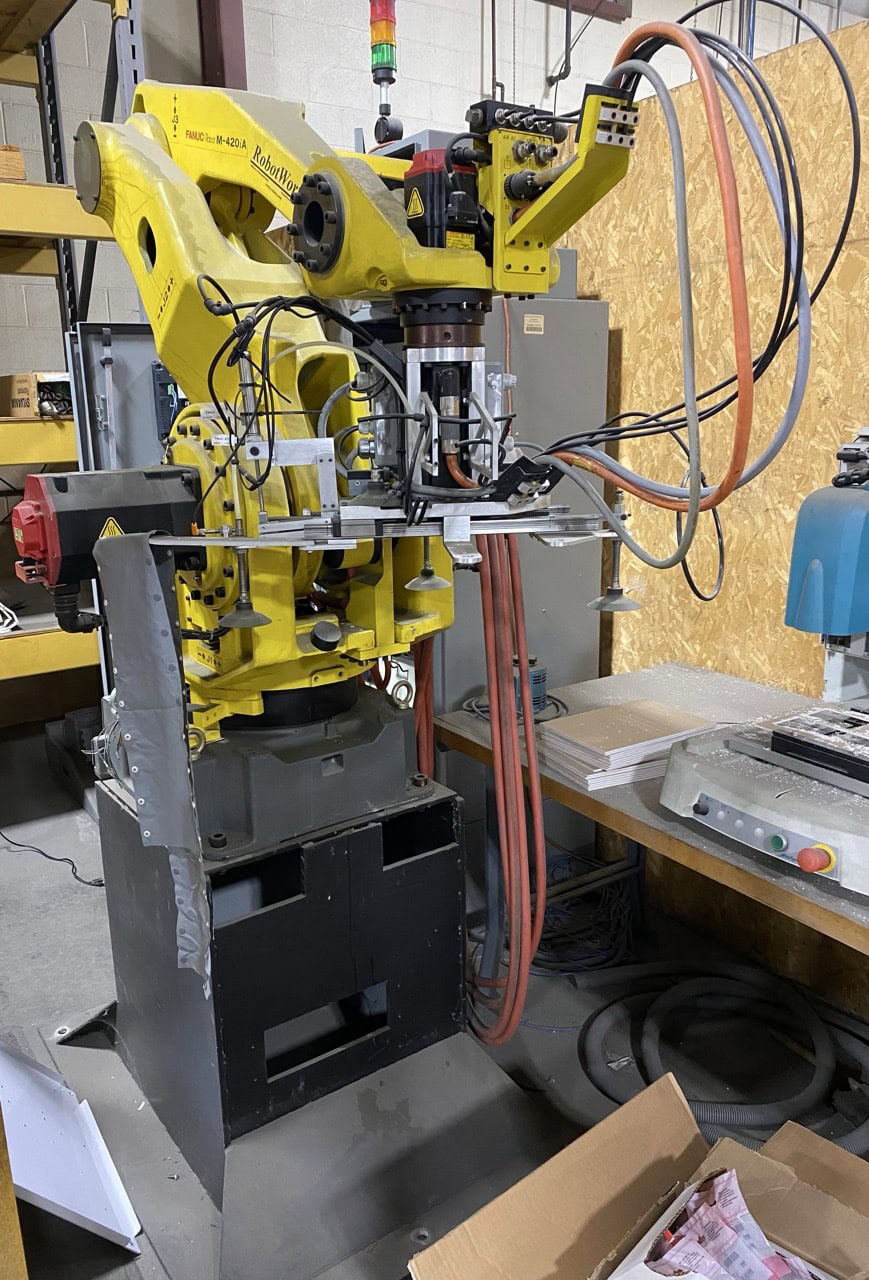 Fanuc M-420iA 4 Axis Robot, 2005 - Video Available