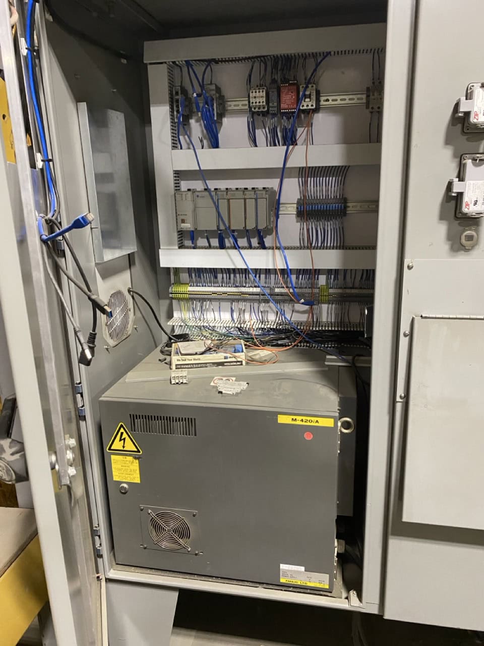 Fanuc M-420iA 4 Axis Robot, 2005 - Video Available - Image 8