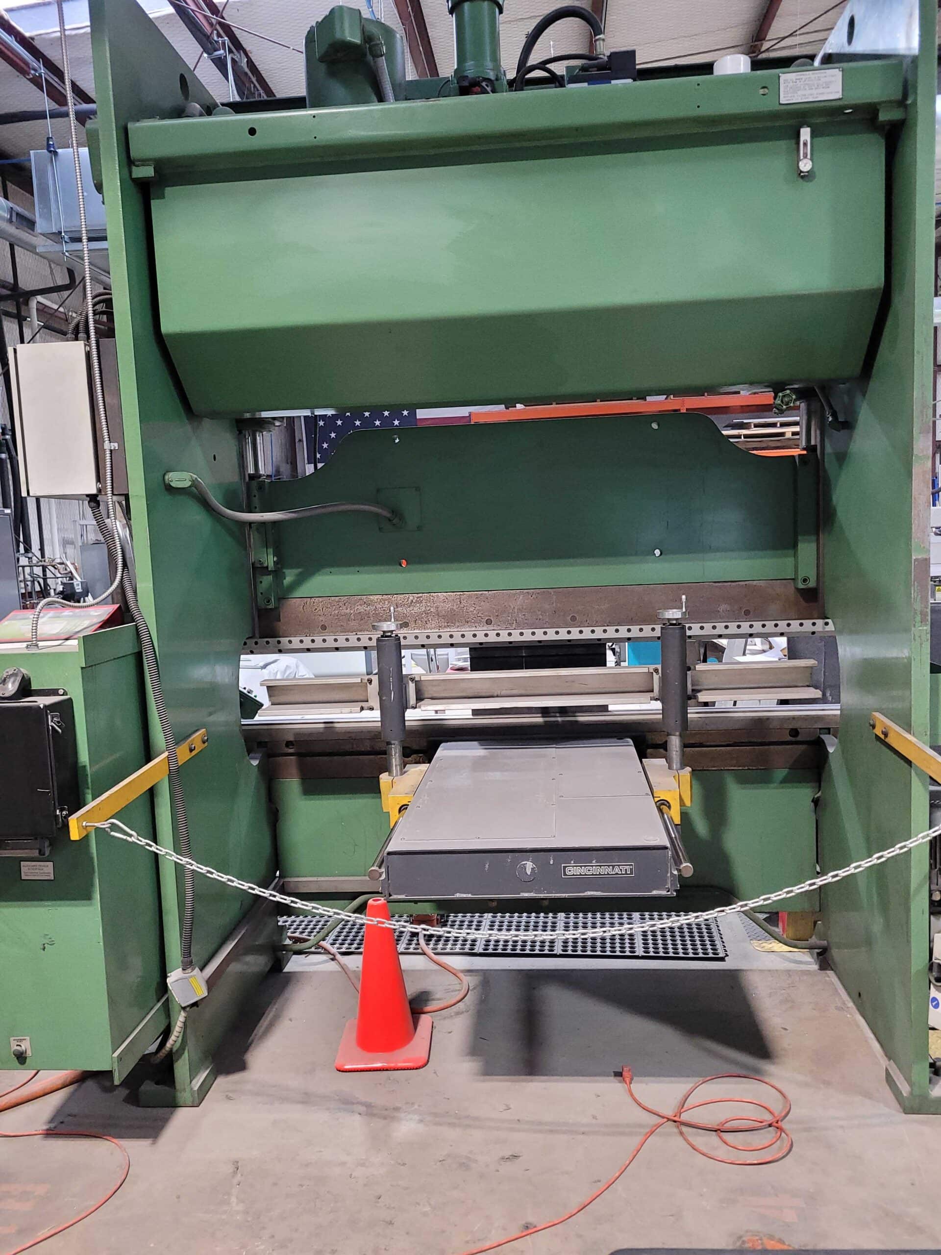 90 Ton x 8' Cincinnati 90CBIIX6 CNC Hydraulic Press Brake, 1998 - Image 4