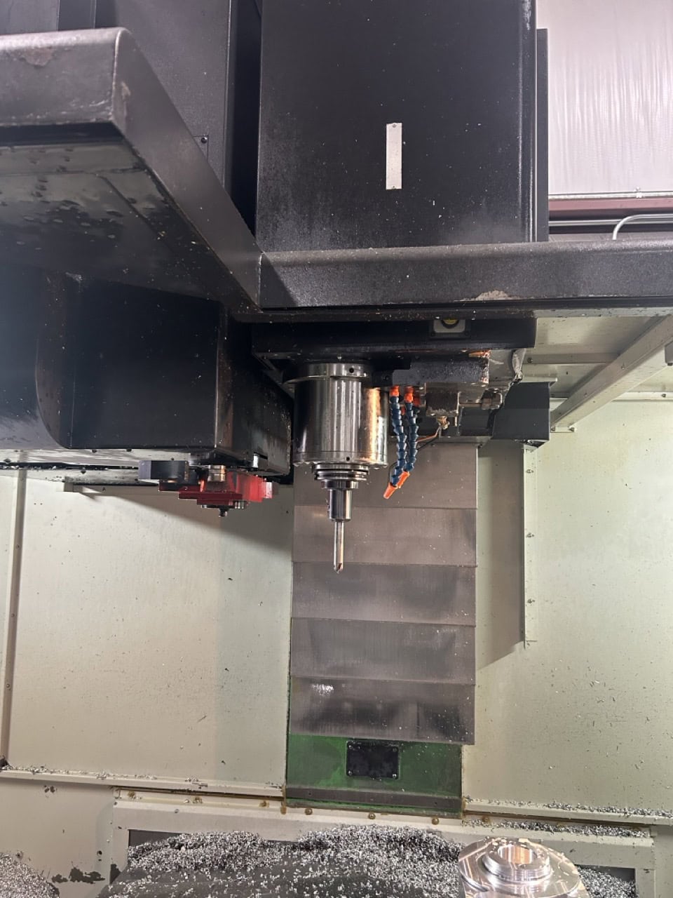 Doosan MV6030/50 VMC, 2008 - 4th Axis Wired, Chip Conveyor - Image 5