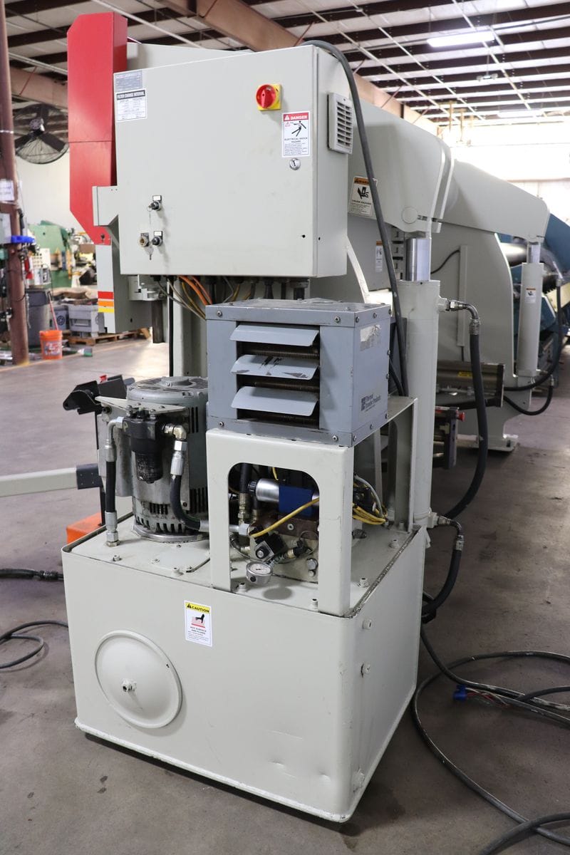175 Ton x 12' Accurpress 717512 CNC Press Brake, 2002 - 2 axis back gauge - Image 5