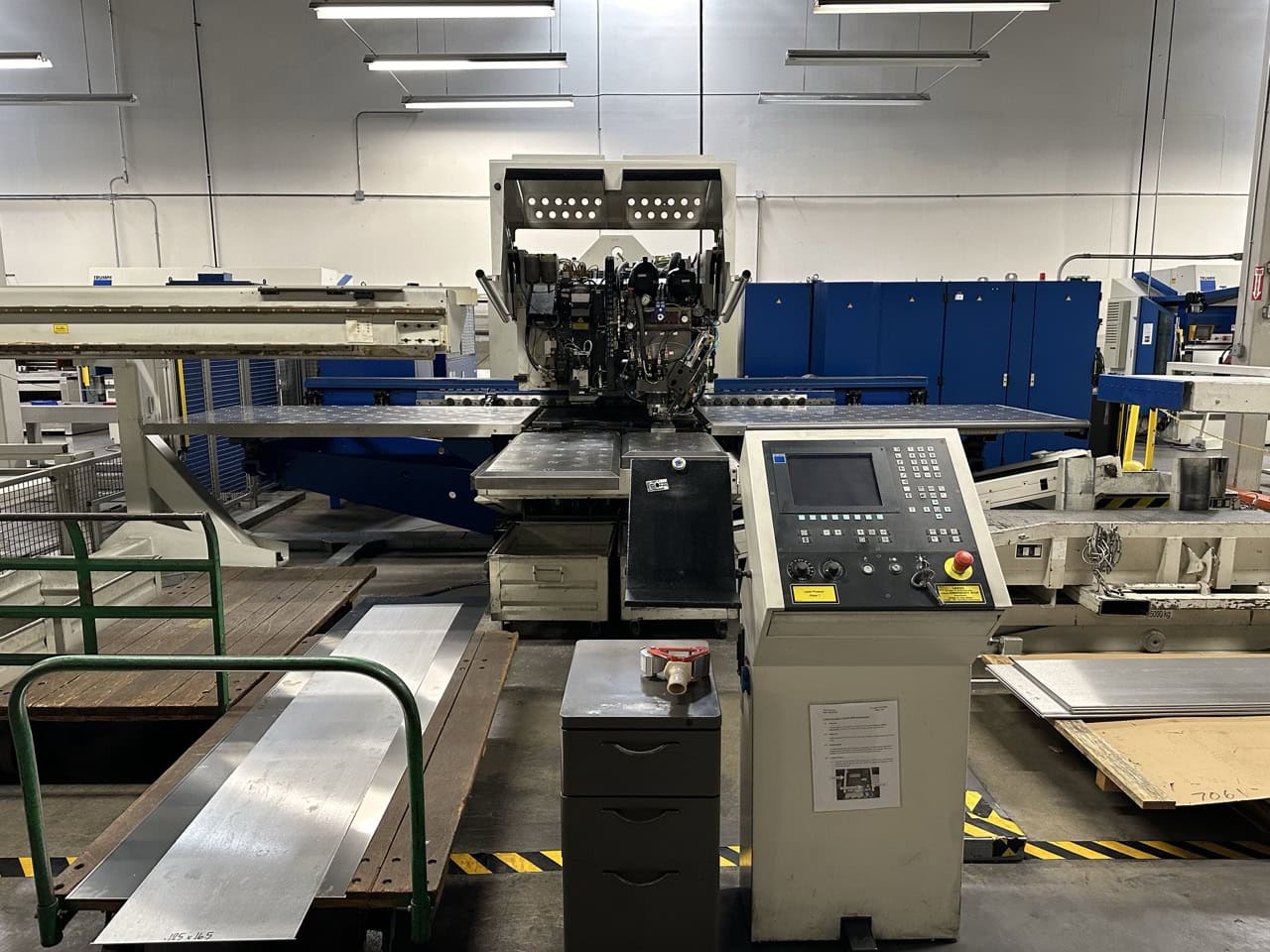 24 Ton Trumpf TruMatic 6000 Laser/Turret Combo, 2004 - 3200 Watts