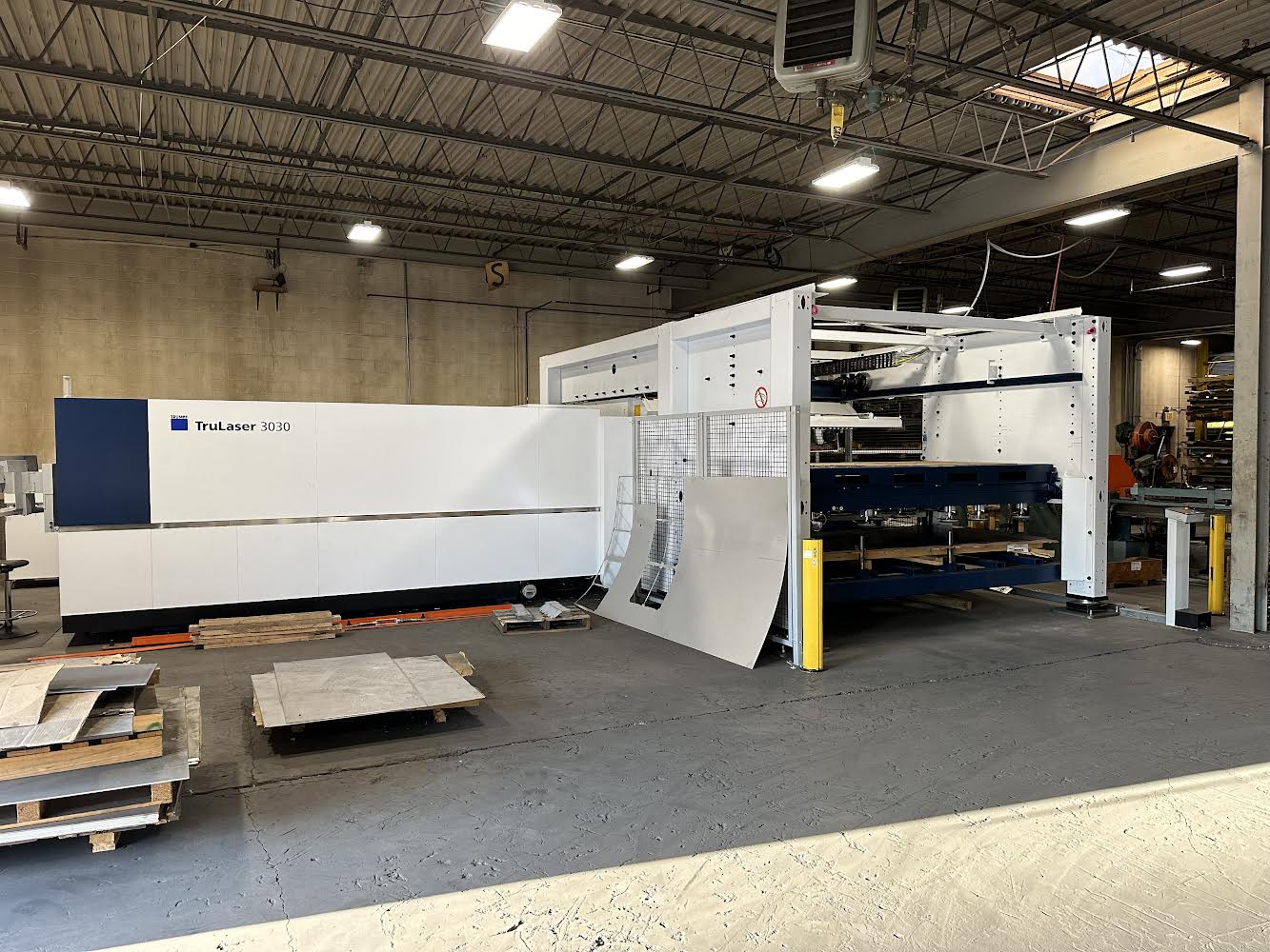 6000 Watt Trumpf TruLaser 3030 L95 Fiber Laser, 2023 - Low Hours, 5'x10' Table, Load/Unload System