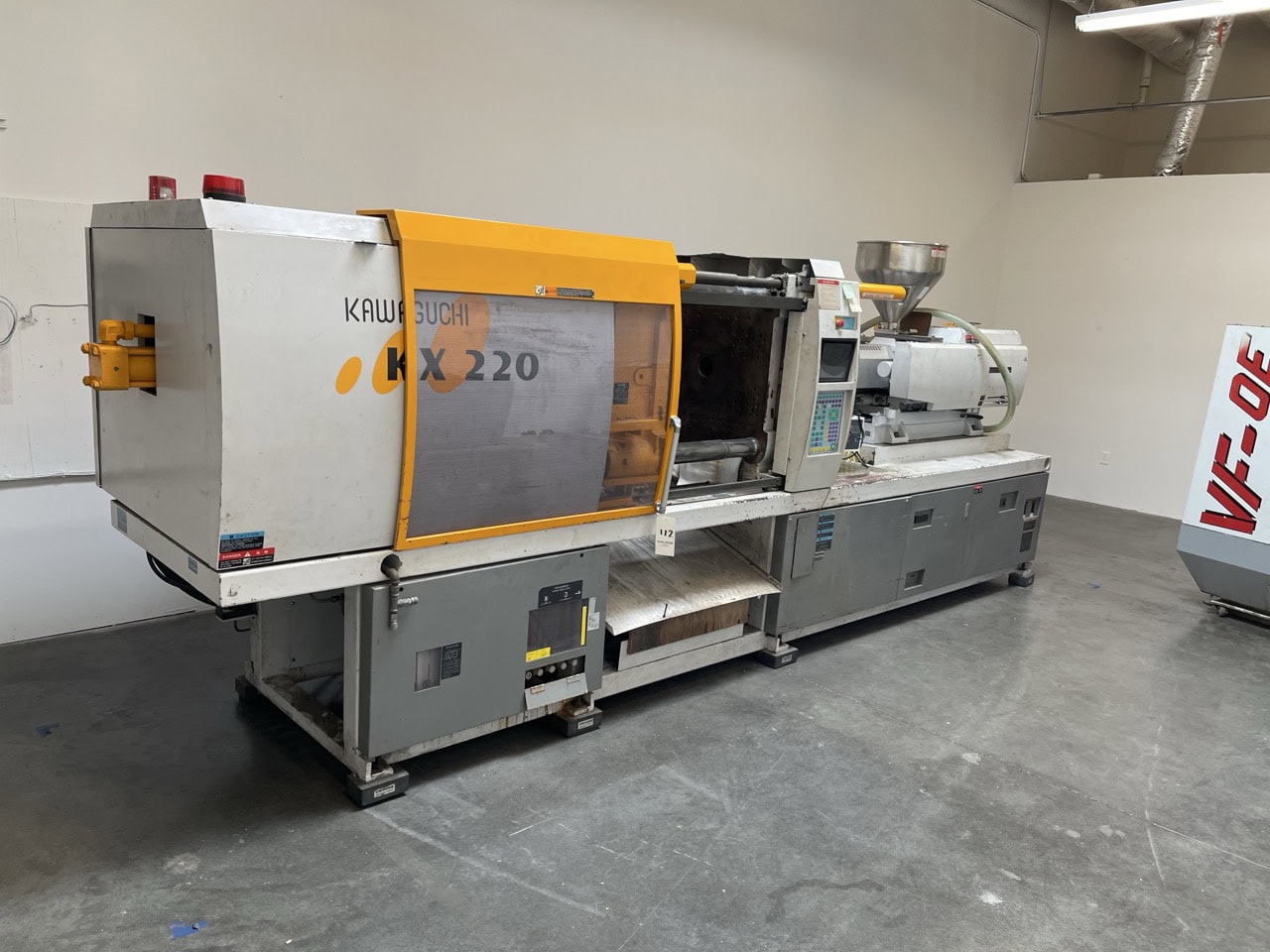 242 Ton 20.7 oz. Kawaguchi KX220 Injection Molding Machine , 2005