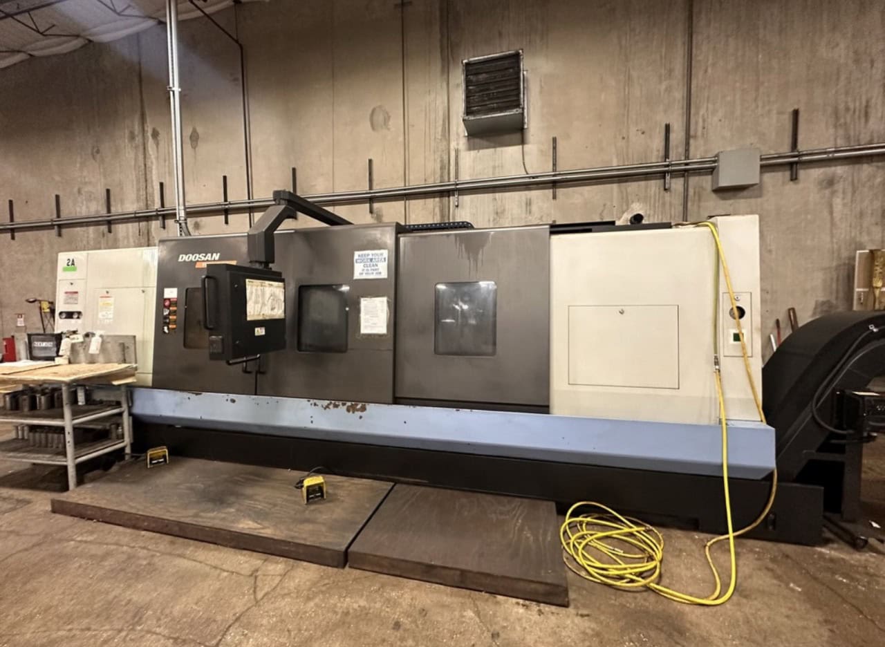 Doosan Puma 480XL CNC Lathe, 2012 - Chip Conveyor, Tailstock