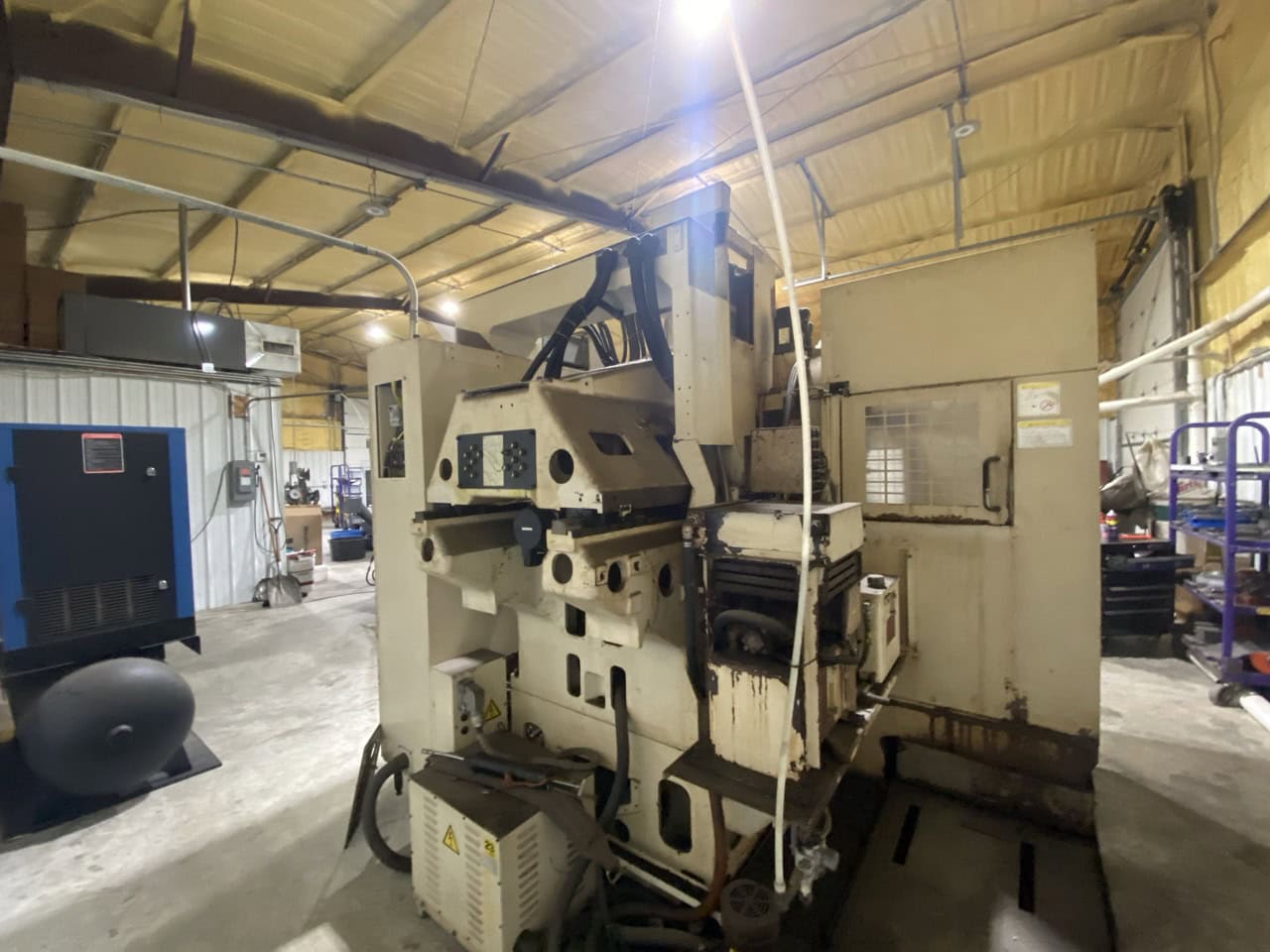 Okuma MX-55VA CNC VMC, 1997 - 20 Tool ATC, Programmable Coolant - Image 2
