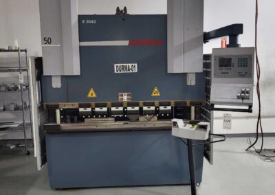 2007 durma e 2040 81in x 44t hydraulic cnc press brake