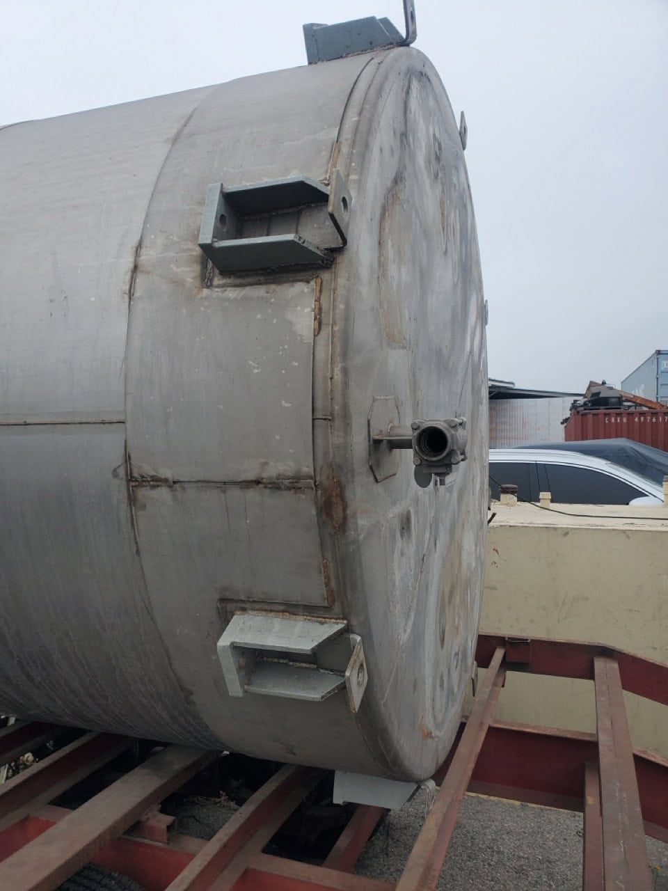 2,800 Gallon Stainless Steel Tank with Inside/Outside Access Ladder - Image 3