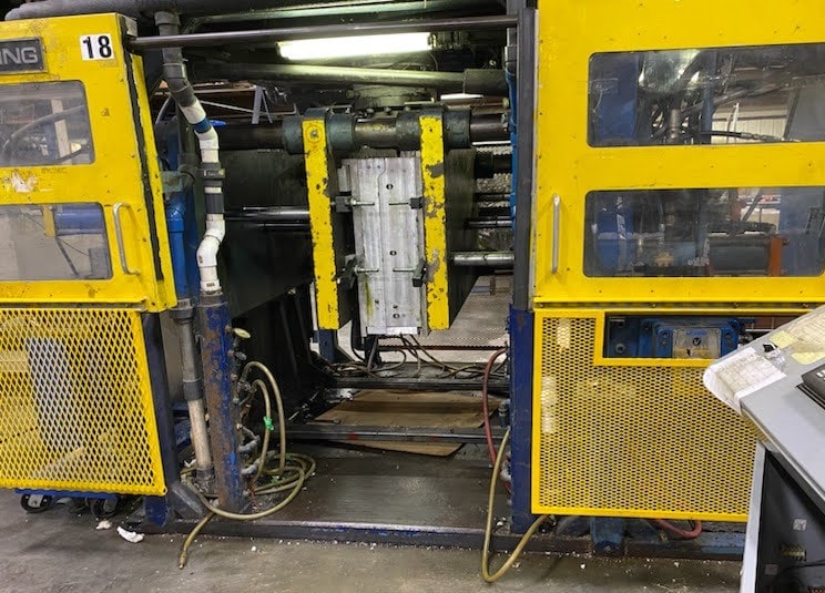 Sterling Model S-38 Blow Molding Machine, 1985 - Image 3
