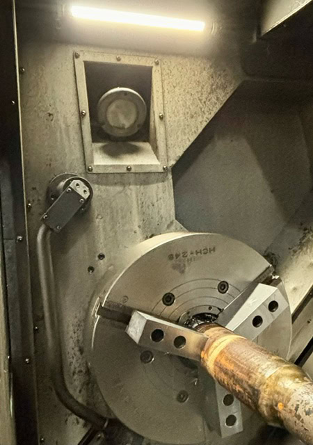 Doosan Puma 480XL CNC Lathe, 2012 - Chip Conveyor, Tailstock - Image 5