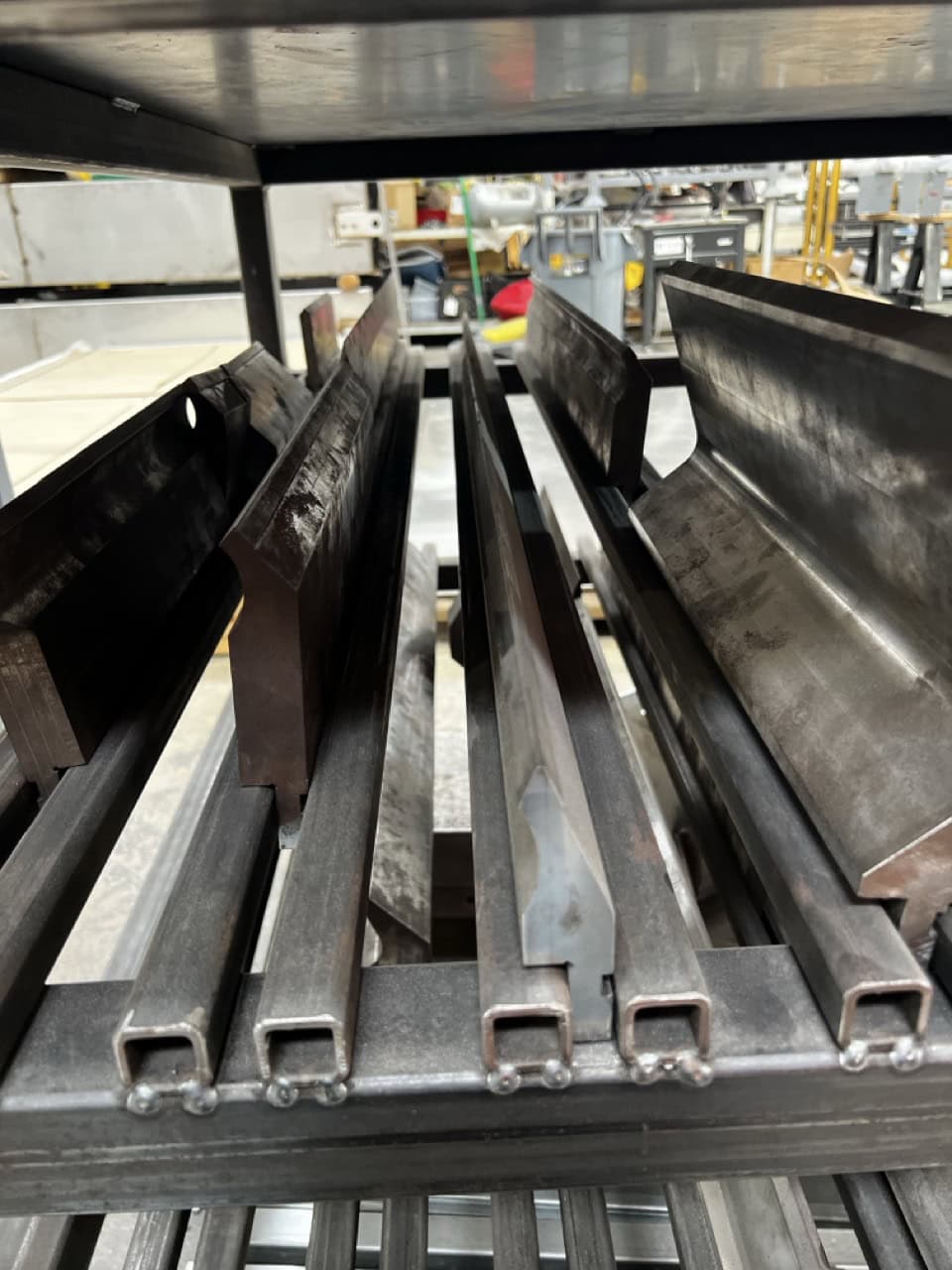 145 Ton X 10' Amada HFE M2 1303 CNC Press Brake, 2011 - 6-Axis BG, Crowning, Tooling Included - Image 7