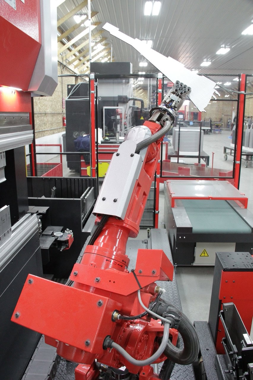 60 Ton x 4' Amada EG6013 Automated Bend Cell, 2017 - 6 -Axis Robot, 7-Axis Backgauge - Image 12