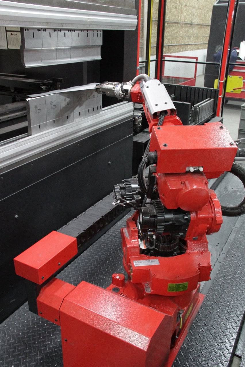 60 Ton x 4' Amada EG6013 Automated Bend Cell, 2017 - 6 -Axis Robot, 7-Axis Backgauge - Image 14