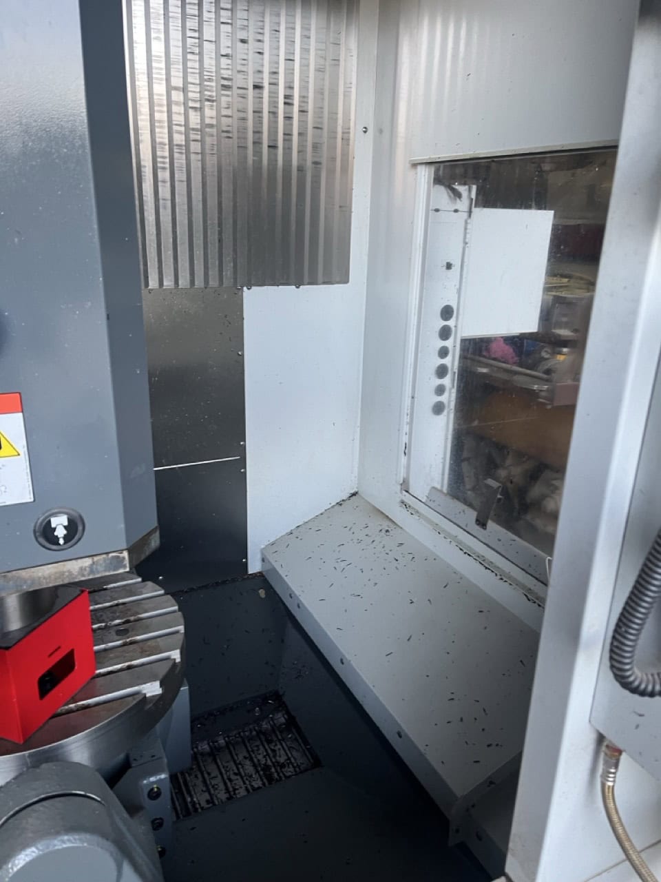 Haas UMC-750 VMC 5 Axis, 2021 - Thru Spindle Ready, 10k RPM spindle - Image 4