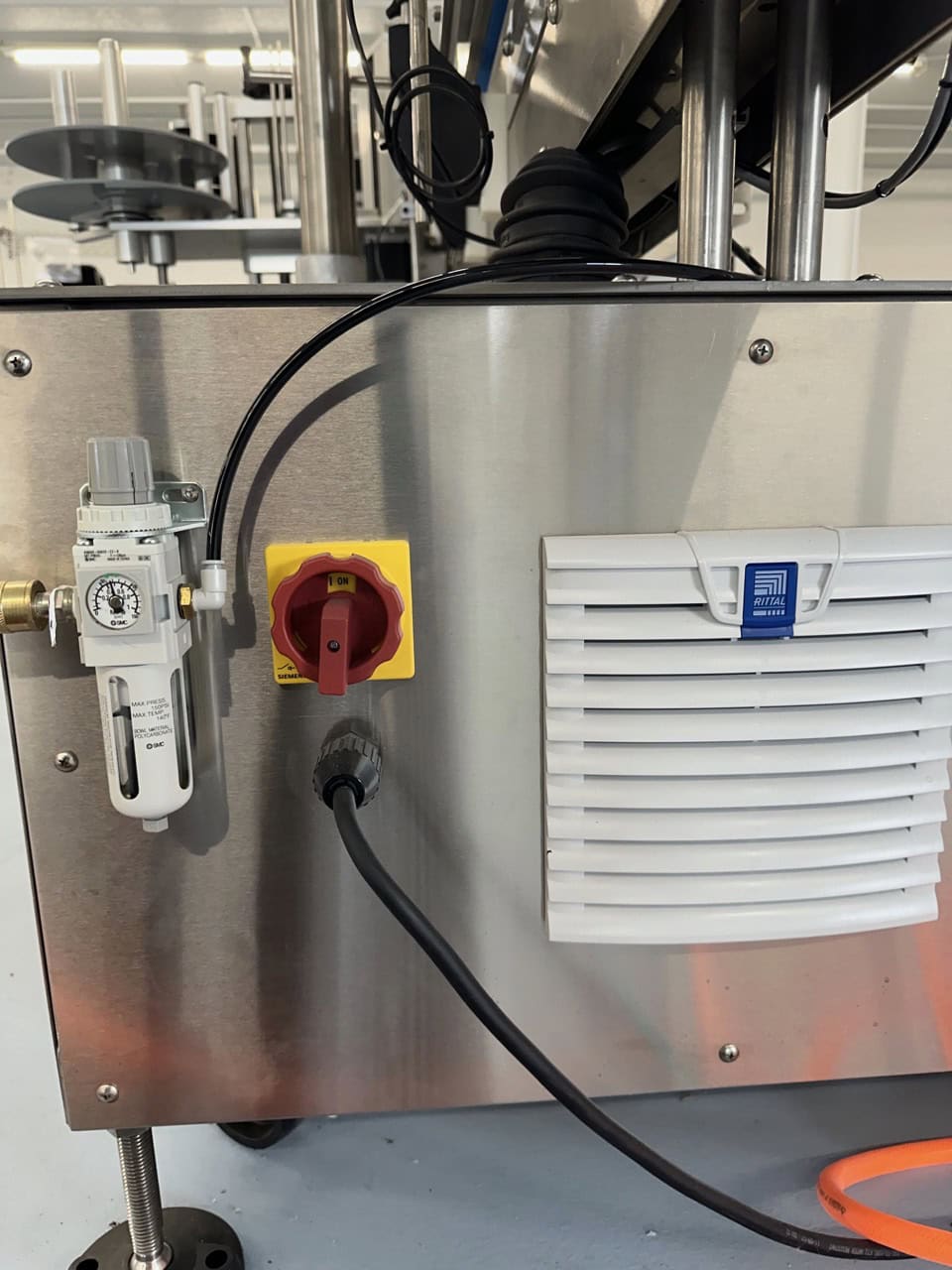 Tronics S30TP Wraparound and Top Labeler, 2018 - Includes Accumulation Table, Coder, Gap Transfer Conveyor - Image 7