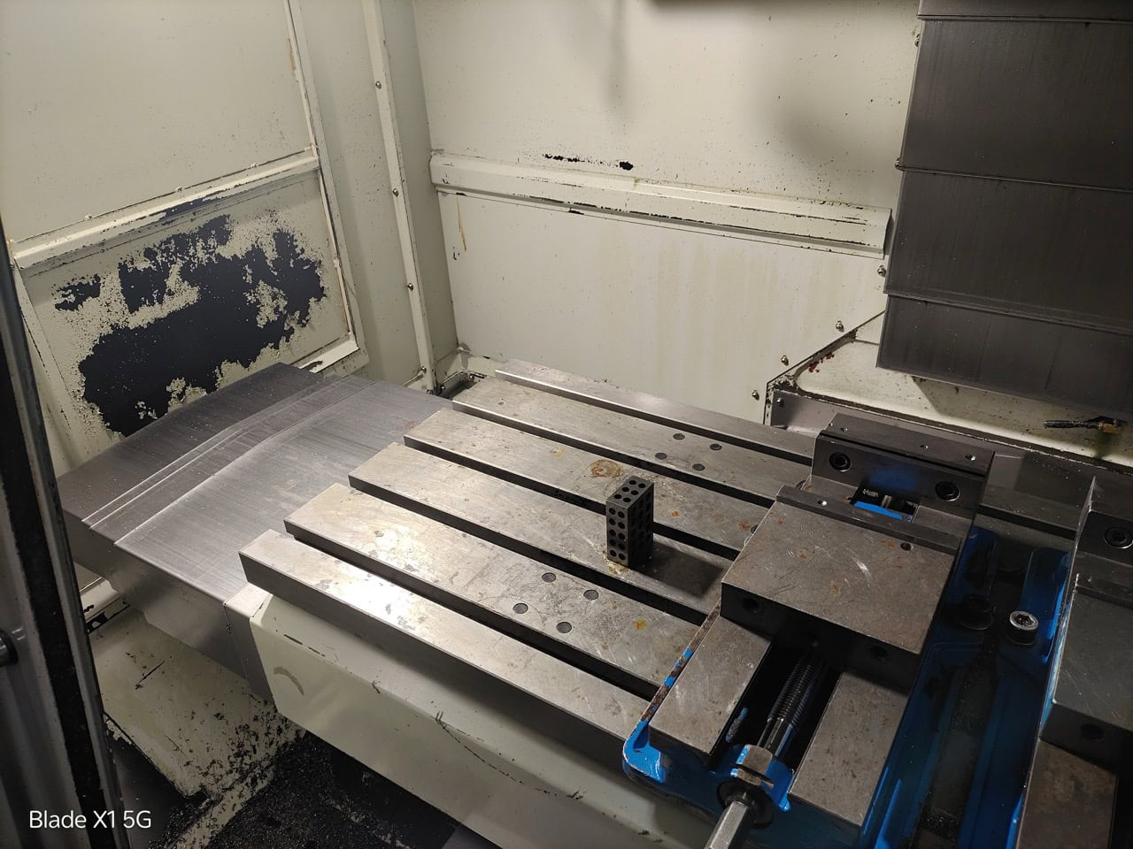 Hurco VM-20 VMC, 2012 - Coolant Through Spindle, Tooling - Image 6