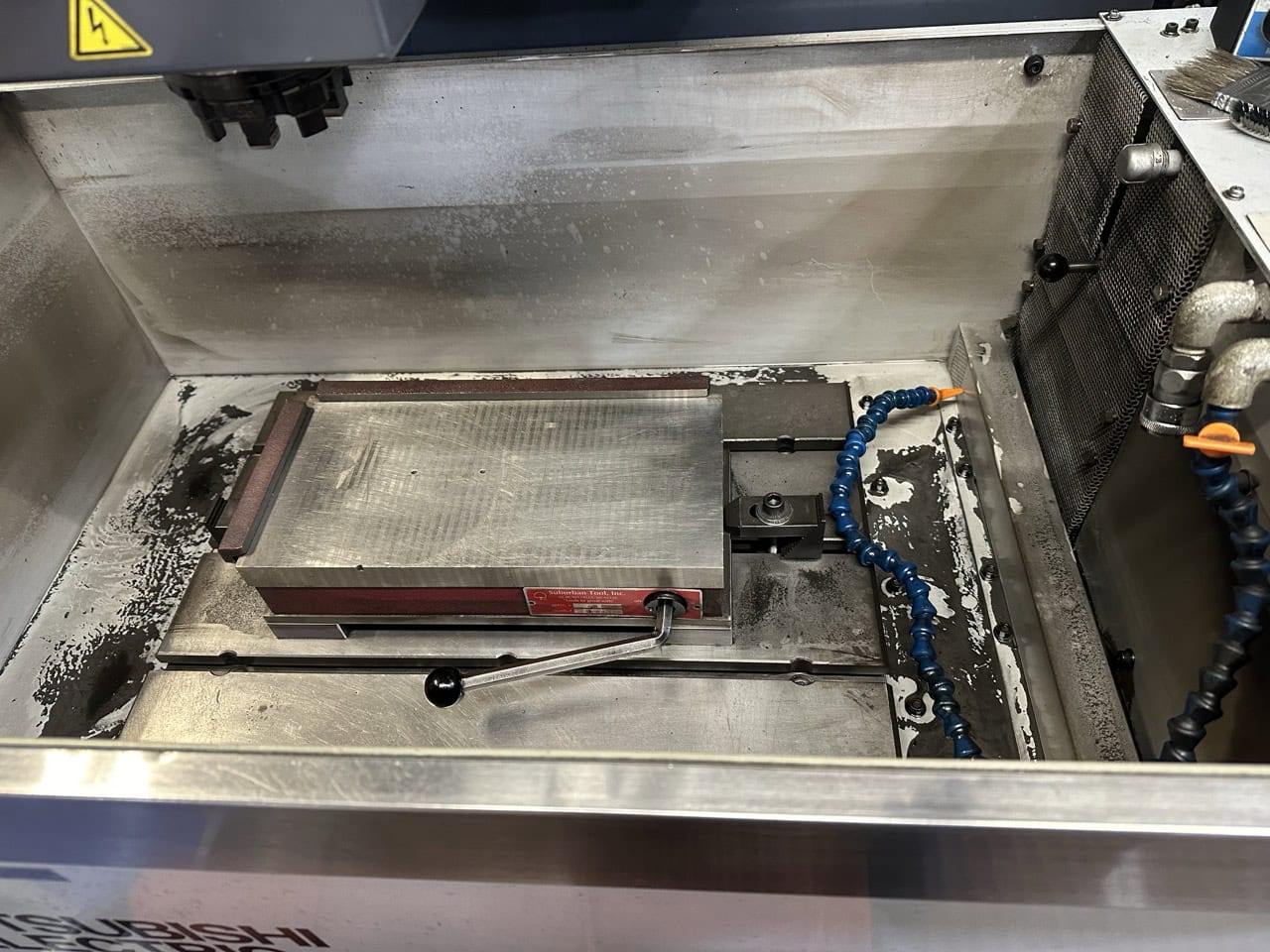 Mitsubishi EA8M Sinker EDM, 2014 - Chiller - Image 3