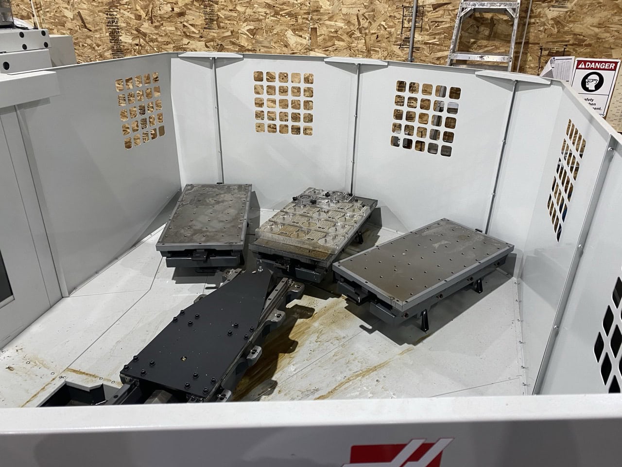 Haas Pallet Pool System, 2022 - 3+1 Stations - Image 4