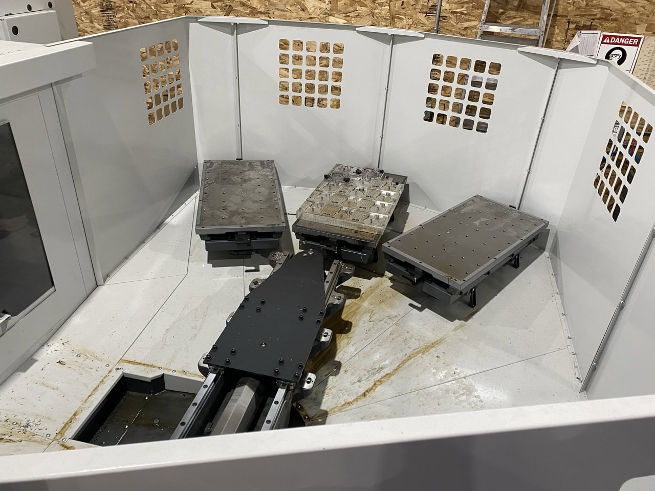 Haas Pallet Pool System, 2022 - 3+1 Stations - Image 5