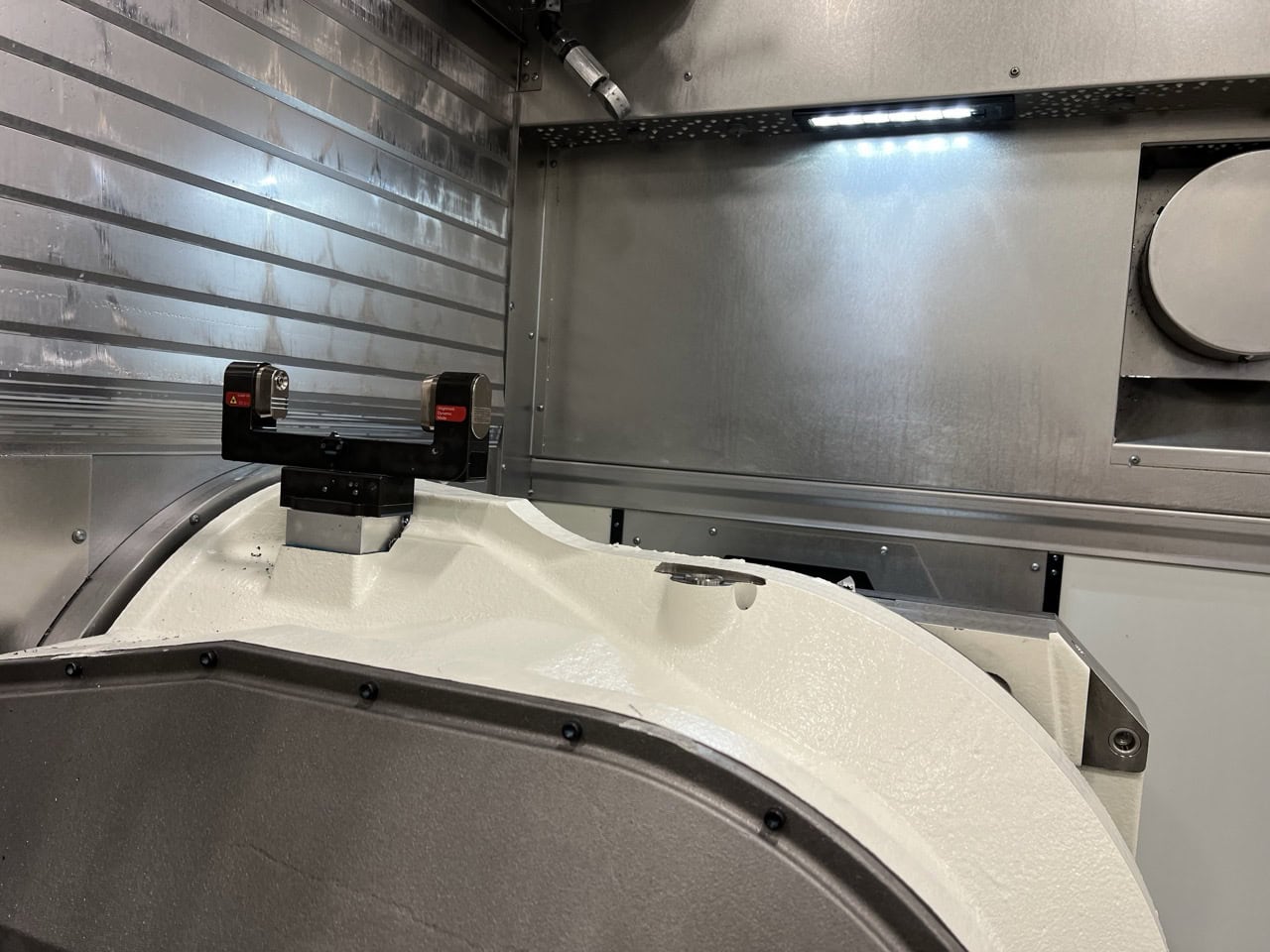 Grob G550 5-Axis HMC, 2016 - Renishaw Probe, Mist Collector - Image 3