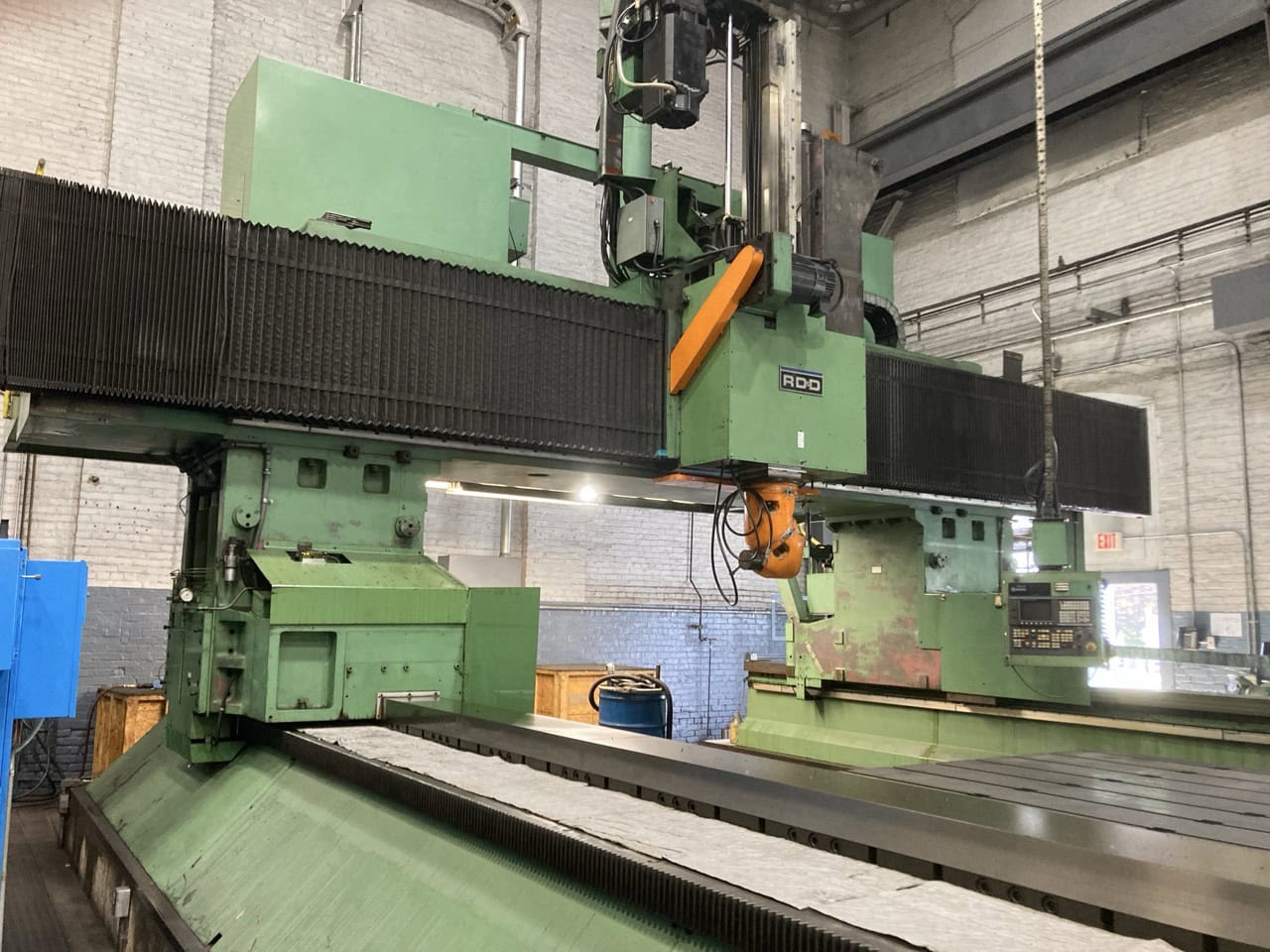 40' x 8' RD&D Model VTC 53/60 CNC Gantry Mill, 1990 - Universal Head, 80 HP, Cat 50, Fanuc Control - Image 6