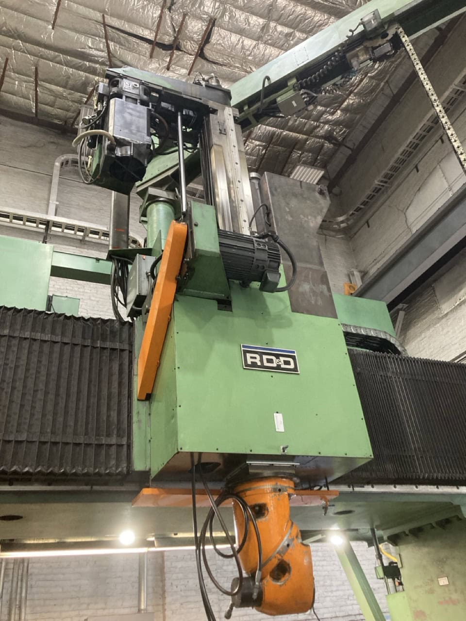 40' x 8' RD&D Model VTC 53/60 CNC Gantry Mill, 1990 - Universal Head, 80 HP, Cat 50, Fanuc Control - Image 11