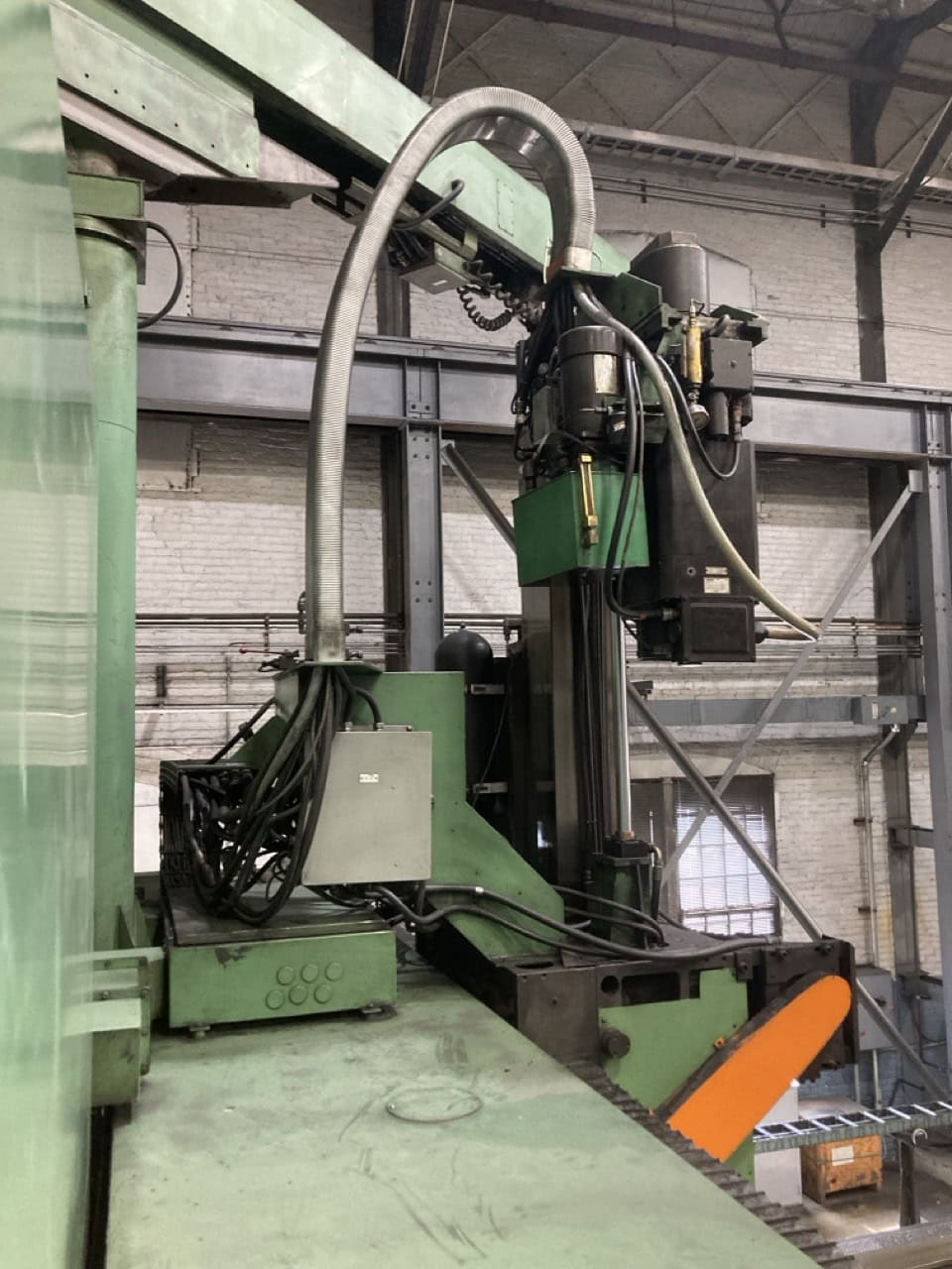 40' x 8' RD&D Model VTC 53/60 CNC Gantry Mill, 1990 - Universal Head, 80 HP, Cat 50, Fanuc Control - Image 14