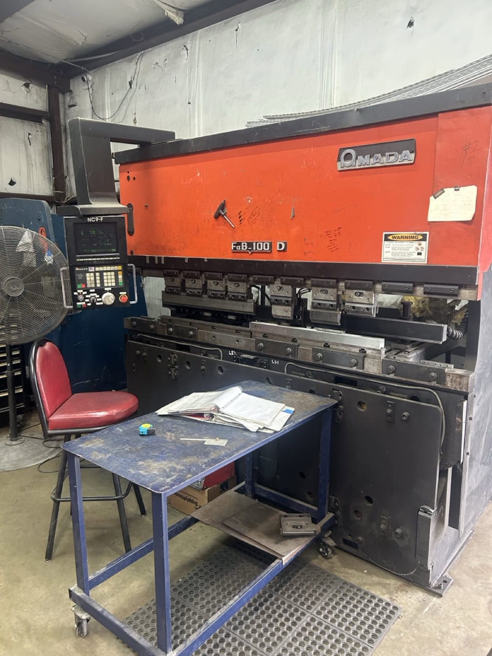 100 Ton x 8' Amada FBD 1025F Press Brake, 1988 - Tooling