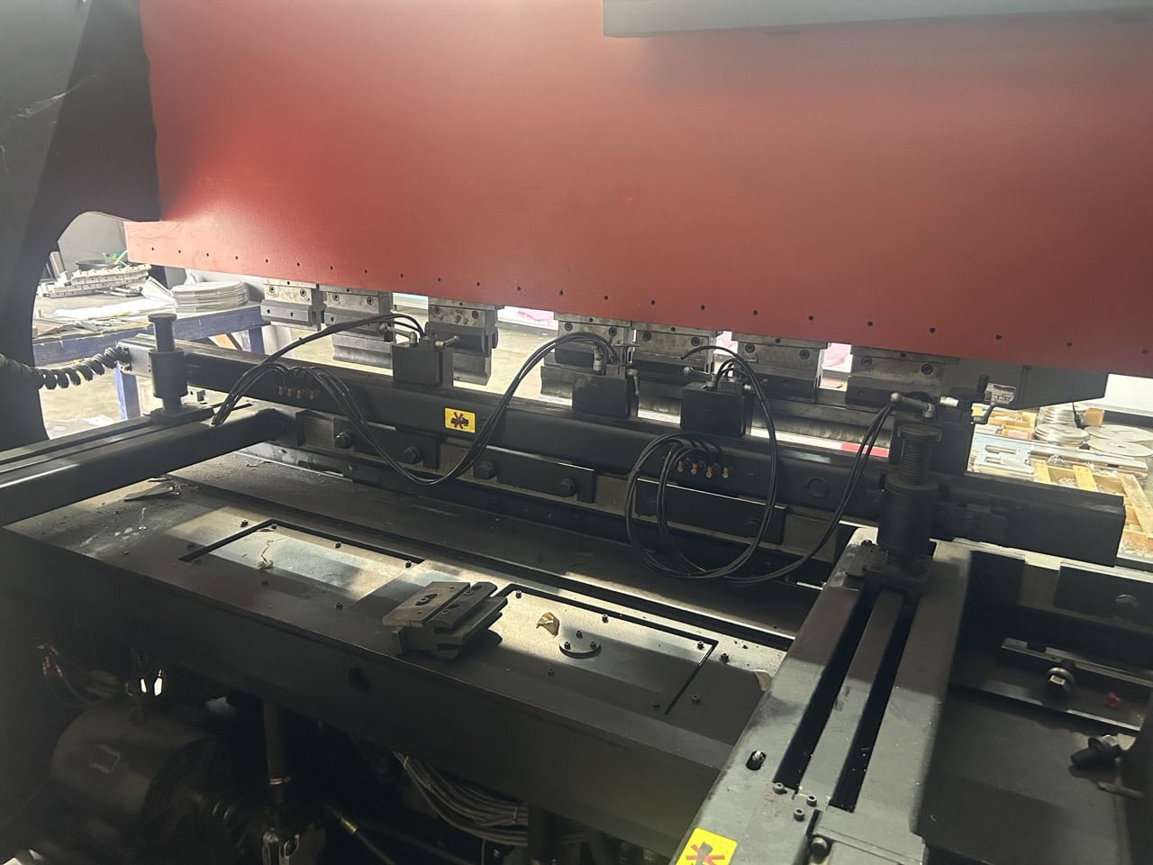 100 Ton x 8' Amada FBD 1025F Press Brake, 1988 - Tooling - Image 5