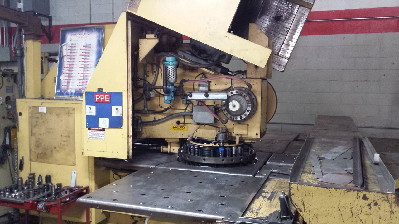 10' x 1/4" Pullmax E-230 Hydraulic Shear, 1985 - Image 25