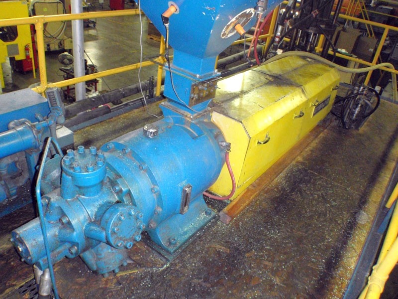 Sterling Model S-38 Blow Molding Machine, 1985 - Image 7